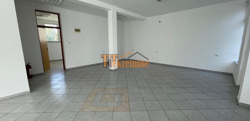 Stambeno poslovni objekat 280 m2 – Glamočani