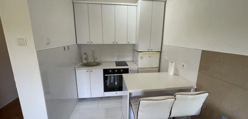 Garsonjera 27 m2 – Naselje Mjesec