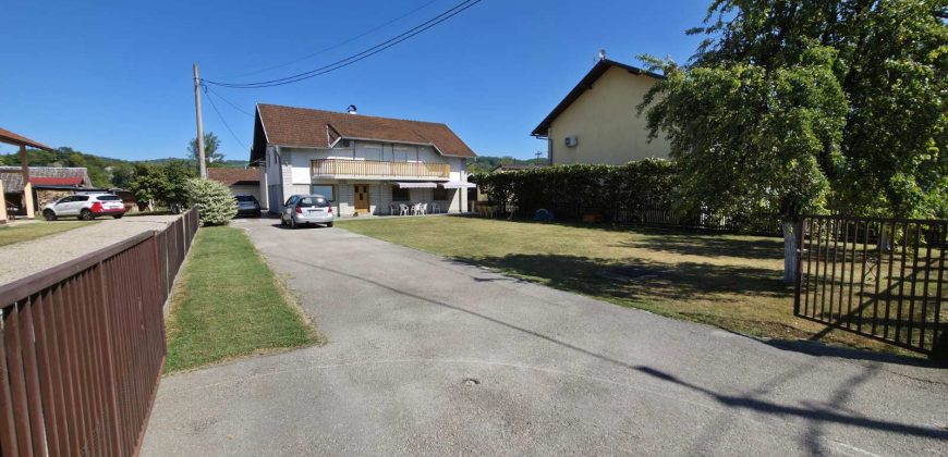 Stambeni objekat (kuća) 180 m2 – Zalužani