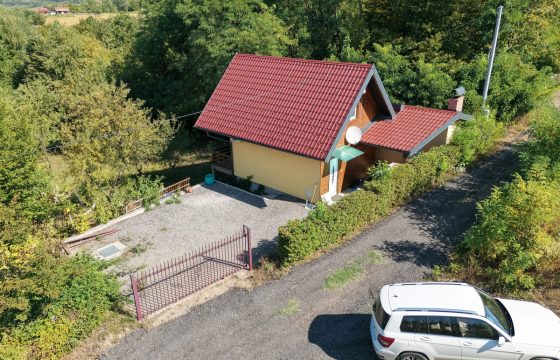 Vikend kuća 75 m2 i placa 1500 m2 – Aleksići