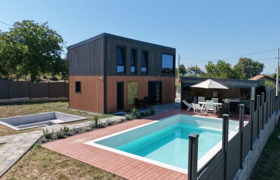 Prodaje se kuća sa bazenom – Glamočani