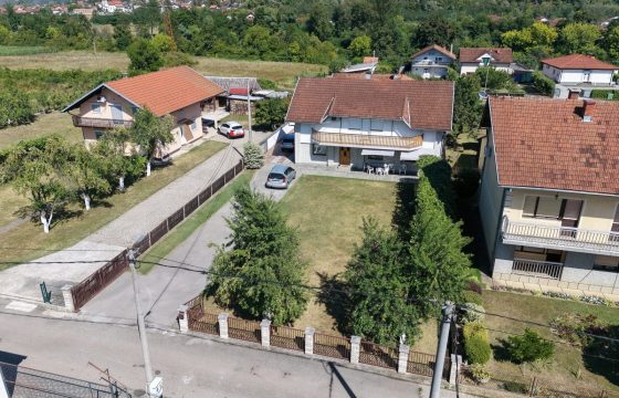 Stambeni objekat (kuća) 180 m2 – Zalužani