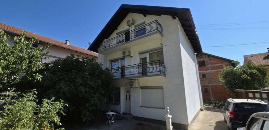 Trosoban stan 65 m2 – Laktaši