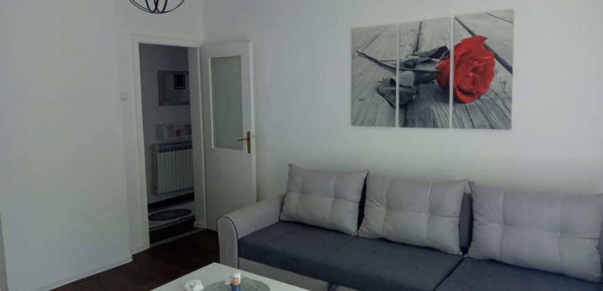 Trosoban stan 89m2 (sprat kuće) – Nova Varoš
