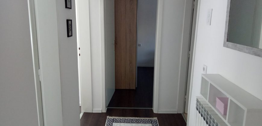 Trosoban stan 89m2 (sprat kuće) – Nova Varoš