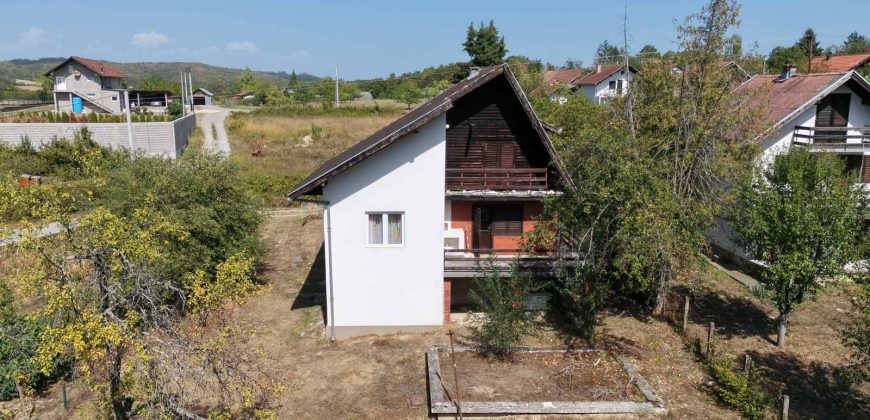 Stambeni objekat 130m2 na placu od 1275m2 – Slatina
