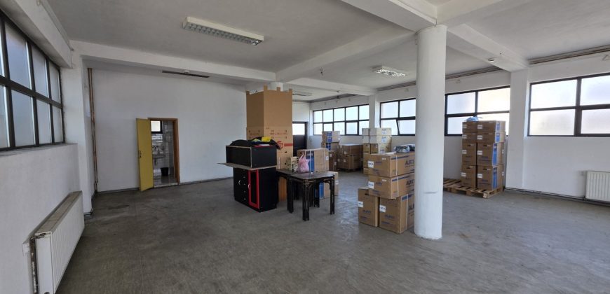 Poslovni objekat (hala) 165 m2 – Trn