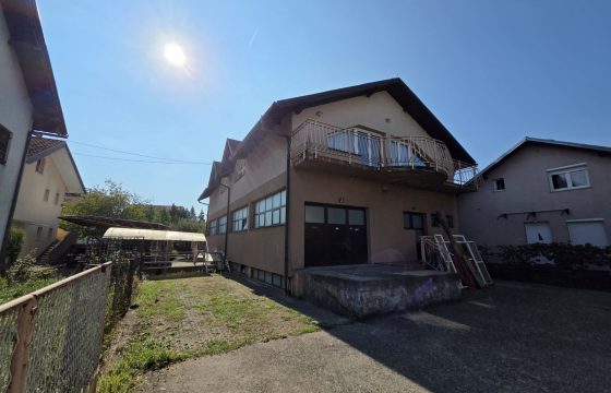 Poslovni objekat (hala) 165 m2 – Trn