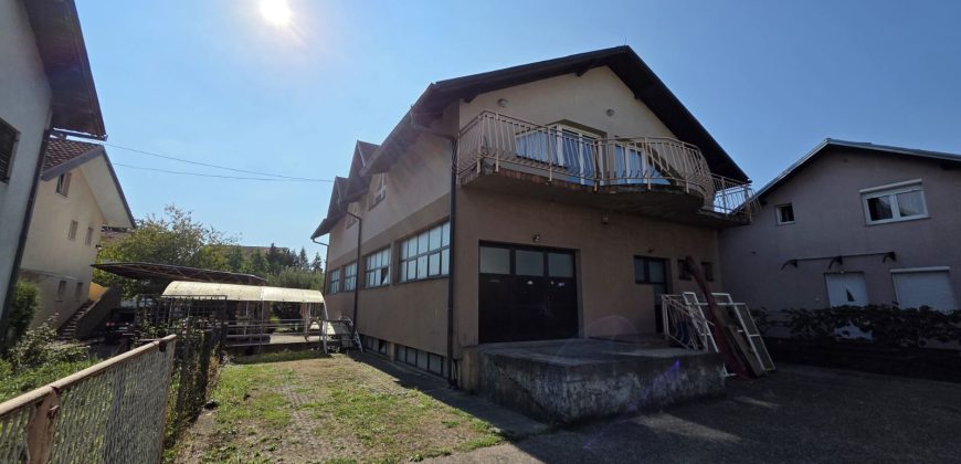 Poslovni objekat (hala) 165 m2 – Trn