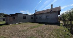 Stambeni objekat 143 m2 na placu od 4908 m2 – Trn