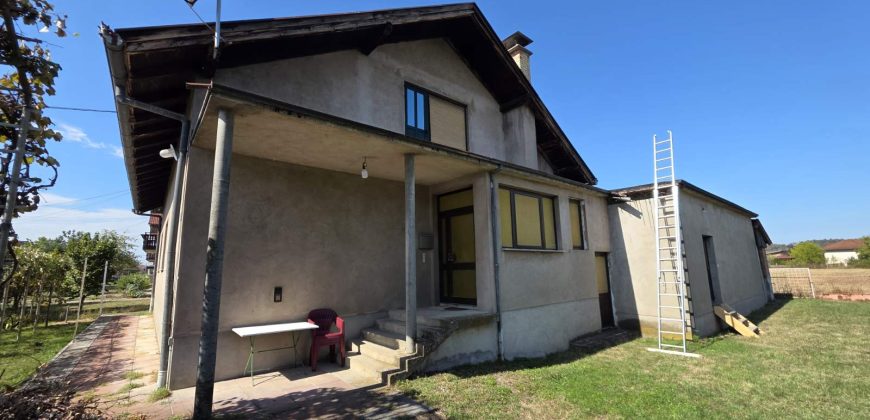 Stambeni objekat 143 m2 na placu od 4908 m2 – Trn