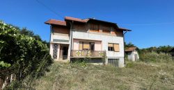Stambeni objekat  160m2 na placu od 2321m2 – Petoševci