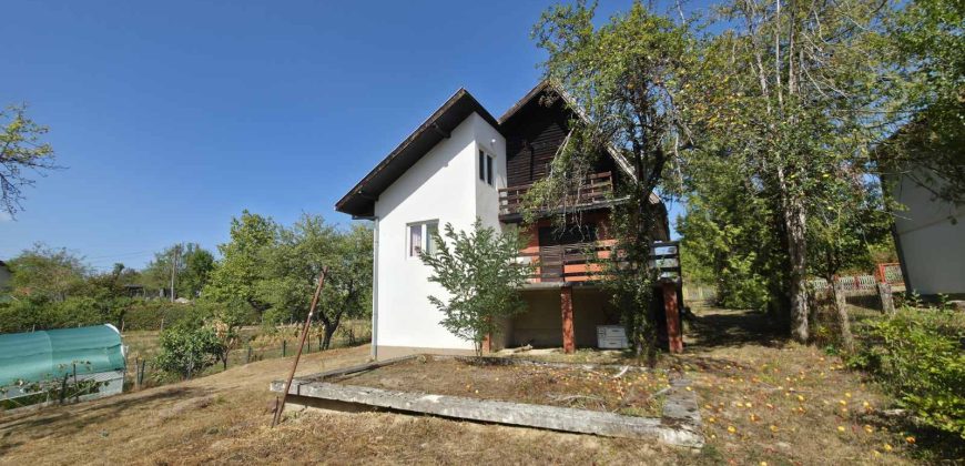 Stambeni objekat 130m2 na placu od 1275m2 – Slatina
