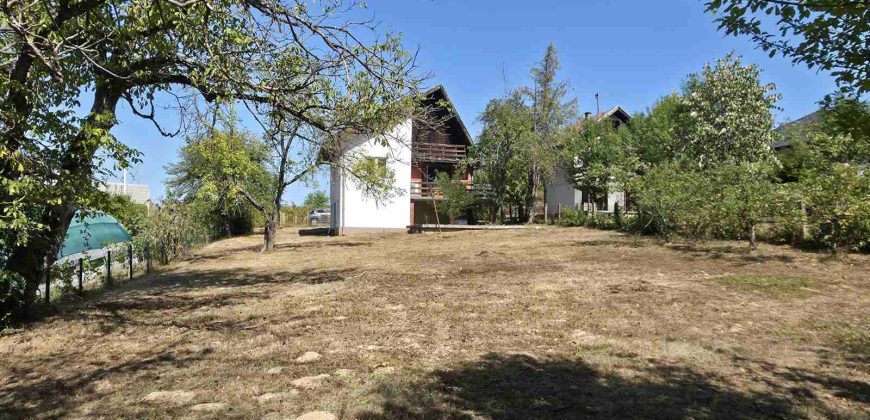 Stambeni objekat 130m2 na placu od 1275m2 – Slatina
