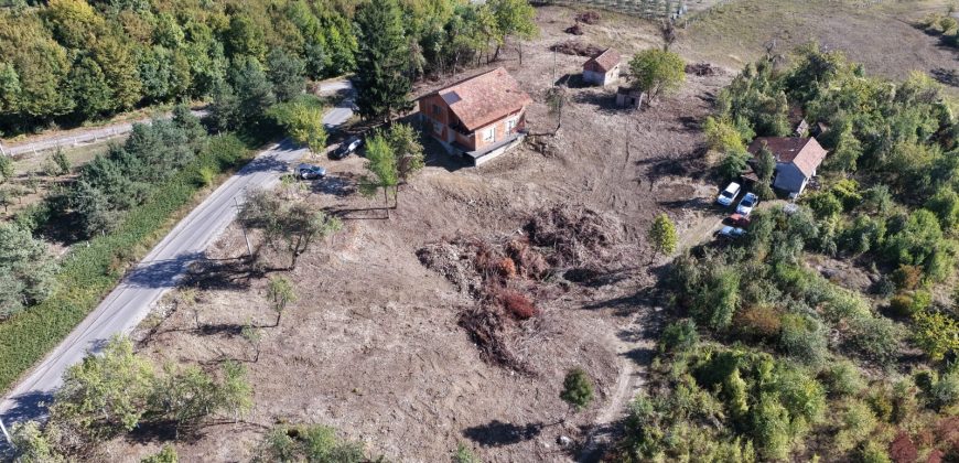 Stambeni objekat u izgradnji sa 33.461 m2 zemljita – Motike