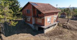 Stambeni objekat u izgradnji sa 33.461 m2 zemljita – Motike