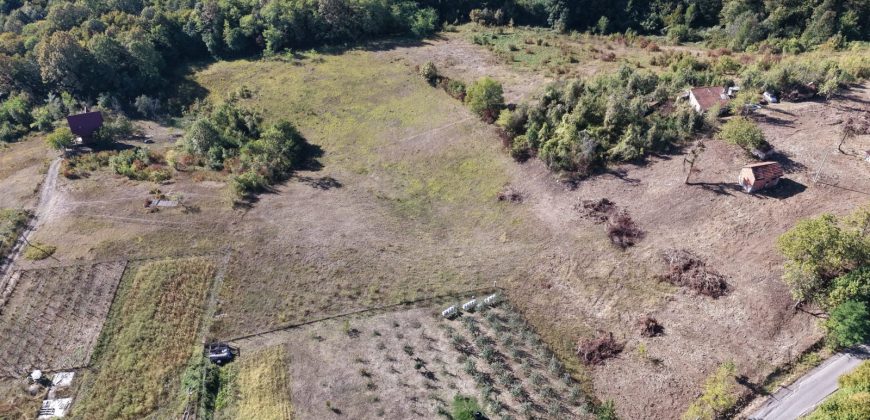 Stambeni objekat u izgradnji sa 33.461 m2 zemljita – Motike