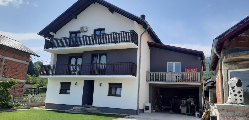 Stambeni objekat 479 m2  Debeljaci