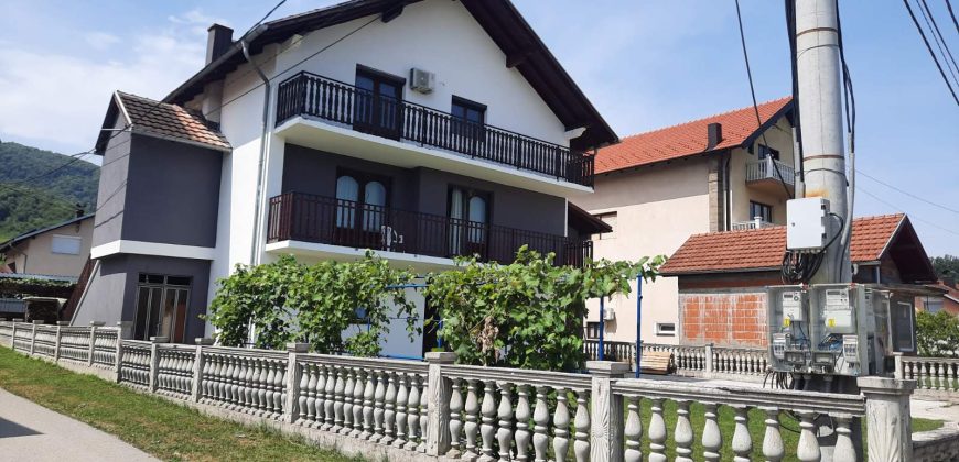 Stambeni objekat 479 m2  Debeljaci