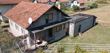 Stambeni objekat 170 m2 na placu od 4908 m2 – Trn