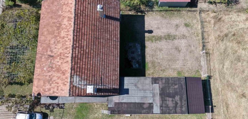 Stambeni objekat 143 m2 na placu od 4908 m2 – Trn