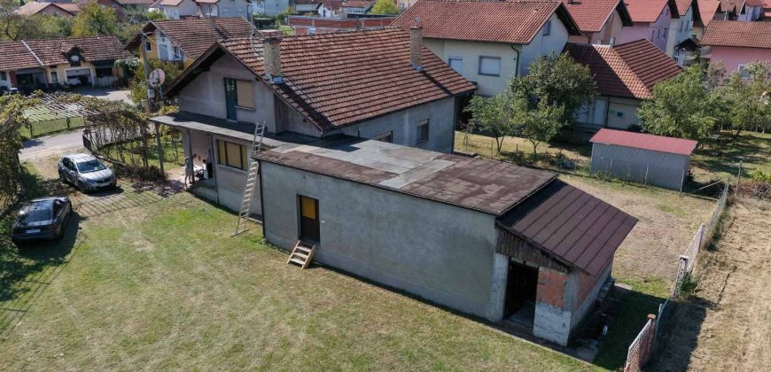 Stambeni objekat 143 m2 na placu od 4908 m2 – Trn