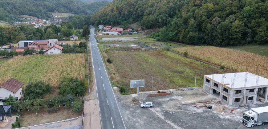 Prodaju se četiri placa uz magistralni put – Opsjičko