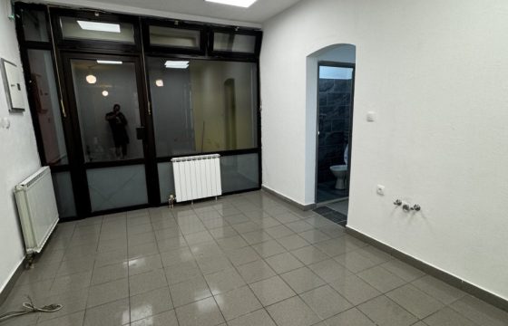 Poslovni prostor 24 m2 – Centar