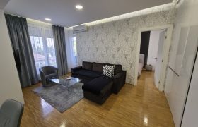 Dvosoban stan 45 m2 sa garažnim mjestom – Centar