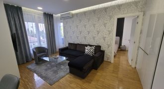 Dvosoban stan 45 m2 sa garažnim mjestom – Centar