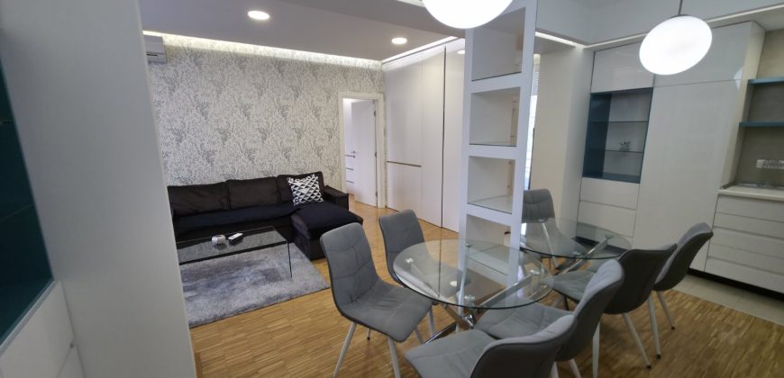 Dvosoban stan 45 m2 sa garažnim mjestom – Centar