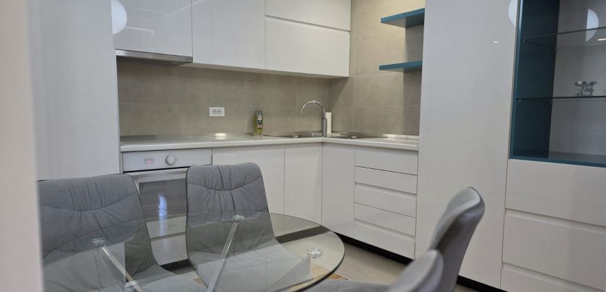 Dvosoban stan 45 m2 sa garažnim mjestom – Centar