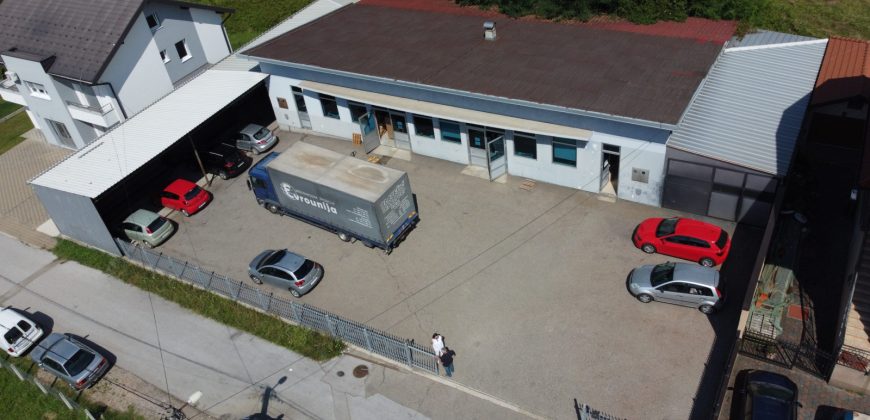 Poslovni objekat 250m2 sa nadstrešnicom od 450m2 – Tunjice
