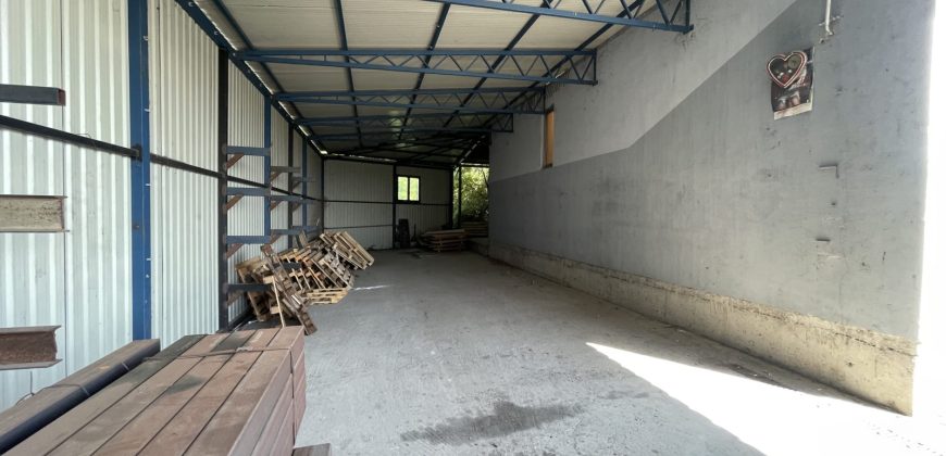 Poslovni objekat 250m2 sa nadstrešnicom od 450m2 – Tunjice