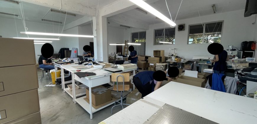 Poslovni objekat 250m2 sa nadstrešnicom od 450m2 – Tunjice
