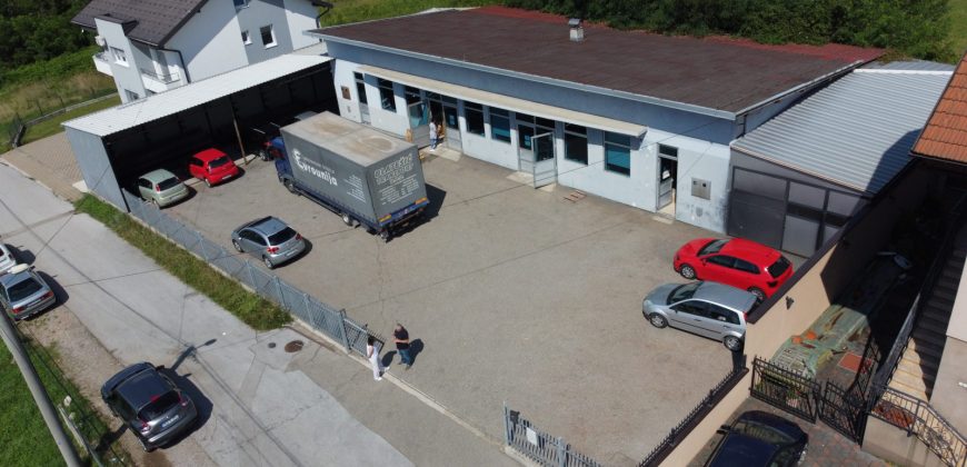 Poslovni objekat 250m2 sa nadstrešnicom od 450m2 – Tunjice