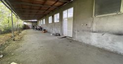 Poslovni objekat 250m2 sa nadstrešnicom od 450m2 – Tunjice