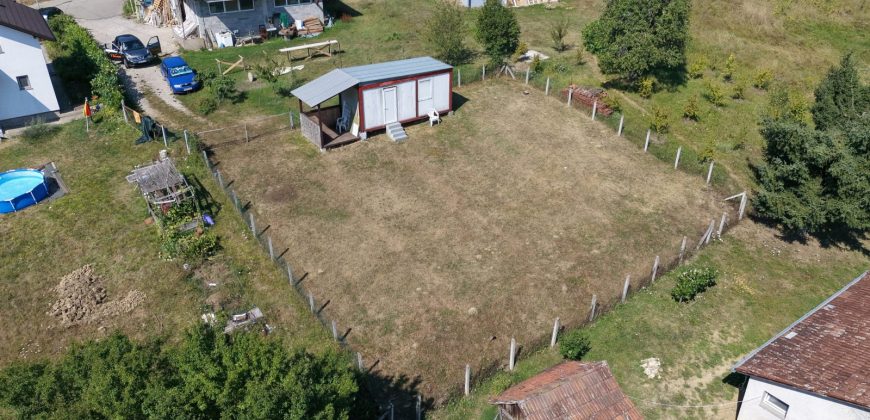 Plac 405 m2 sa kontejnerom – Motike