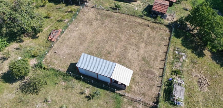 Plac 405 m2 sa kontejnerom – Motike