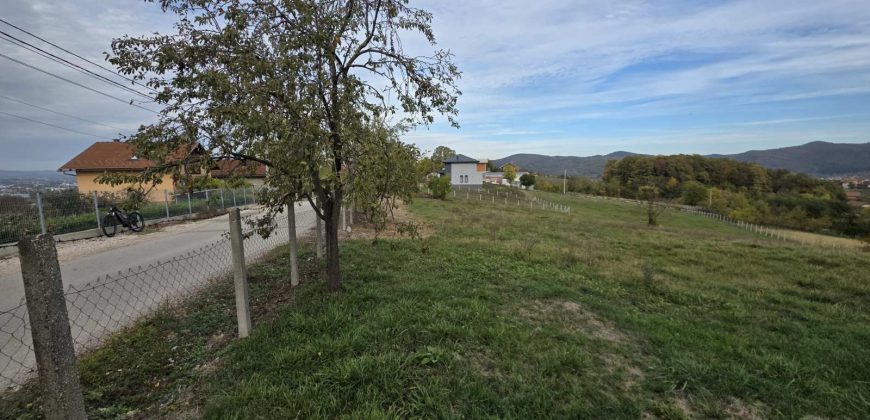 Plac 712 m2 – Starčevica
