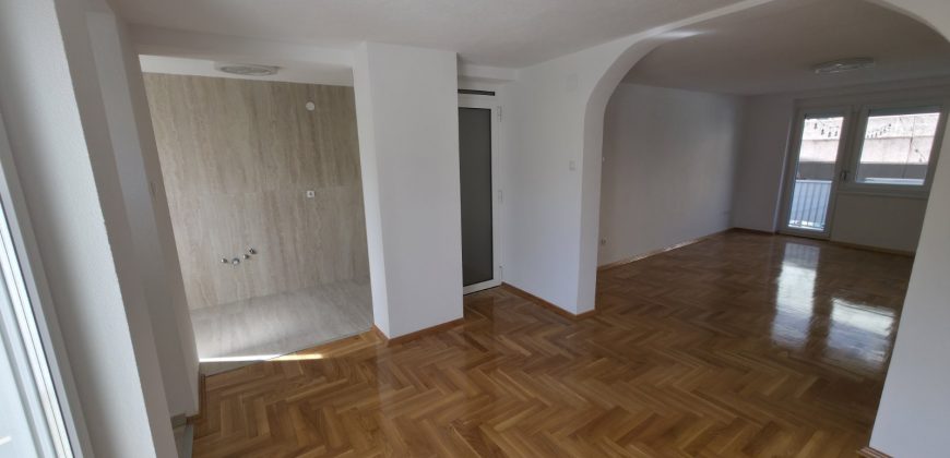 Poslovni prostor 78 m2 – Centar