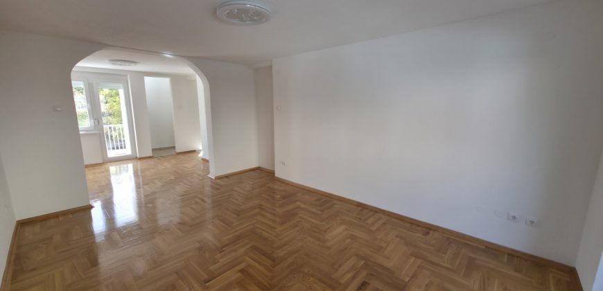 Poslovni prostor 78 m2 – Centar