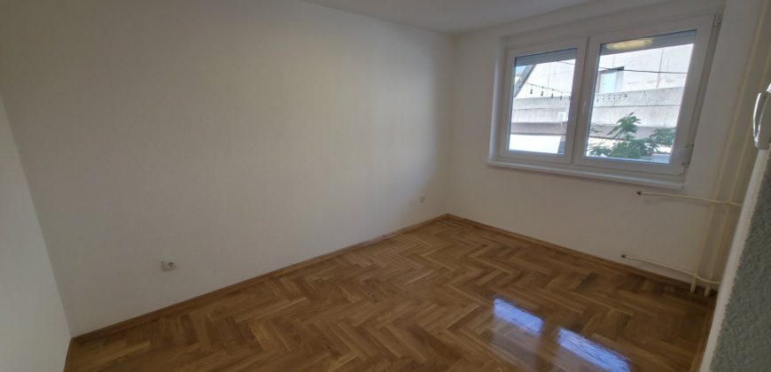 Poslovni prostor 78 m2 – Centar