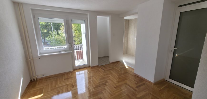 Poslovni prostor 78 m2 – Centar