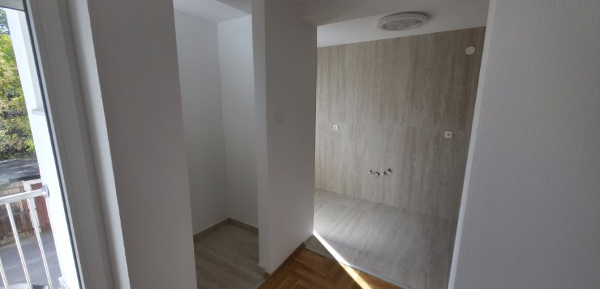 Poslovni prostor 78 m2 – Centar