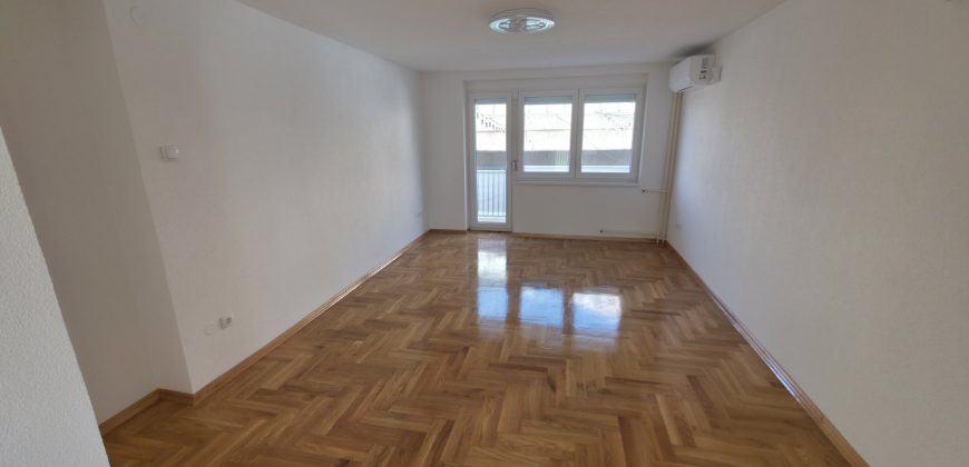 Poslovni prostor 78 m2 – Centar