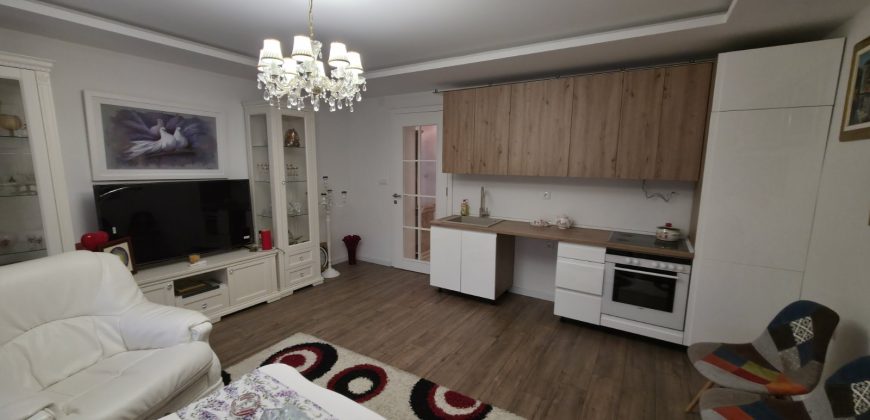 Trosoban stan 73 m2 – Centar