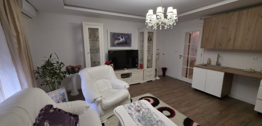 Trosoban stan 73 m2 – Centar