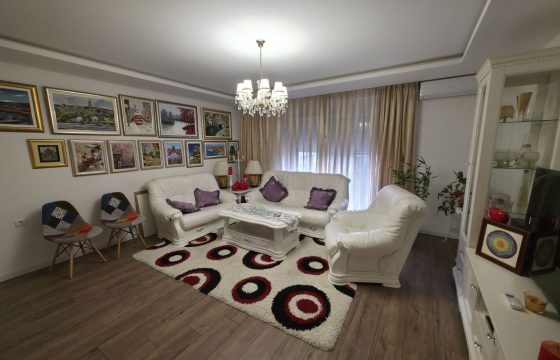 Trosoban stan 73 m2 – Centar