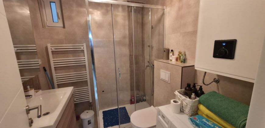 Trosoban stan 73 m2 – Centar